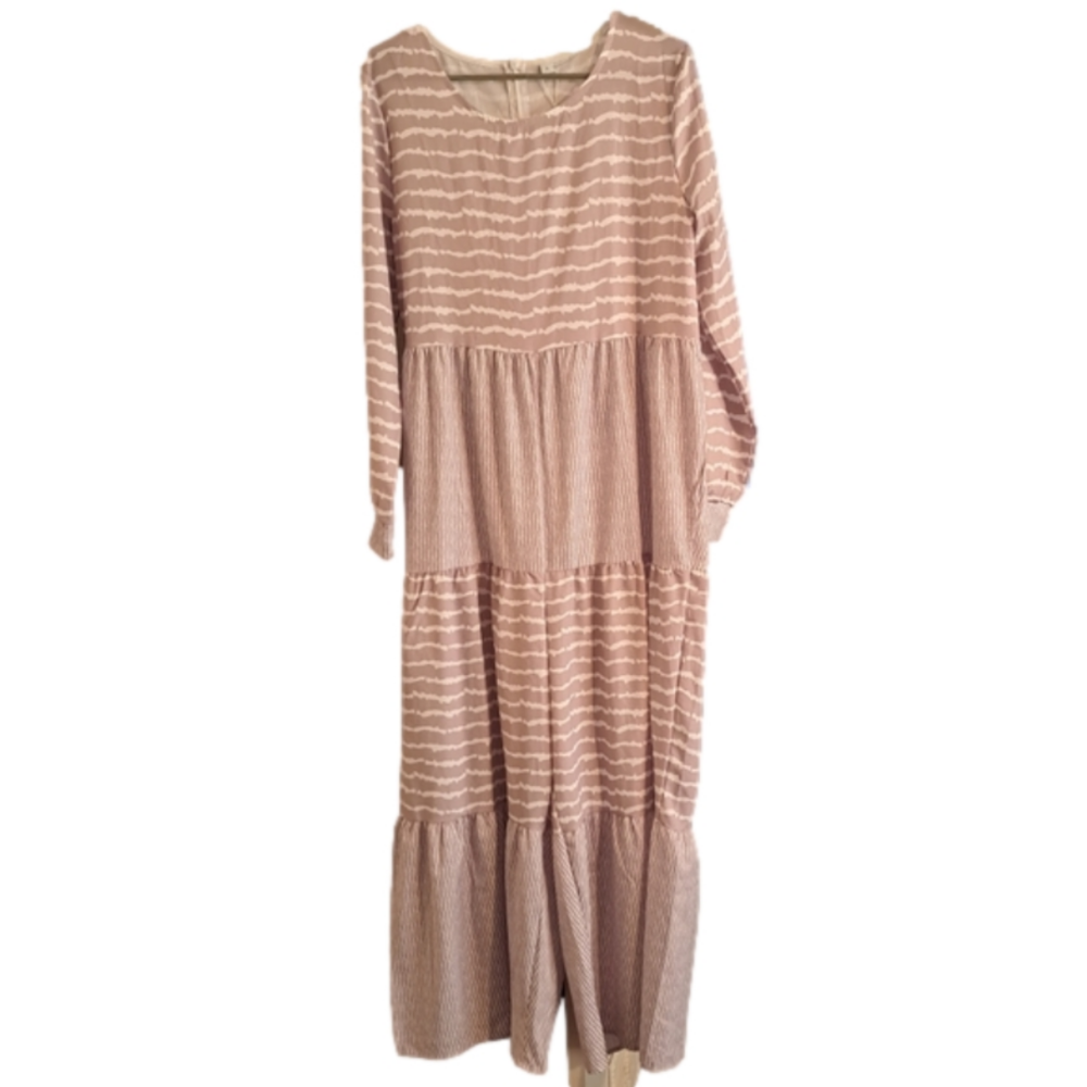 Women's NWT sz L thin..flowy..wide leg jumpsuit. Super soft.